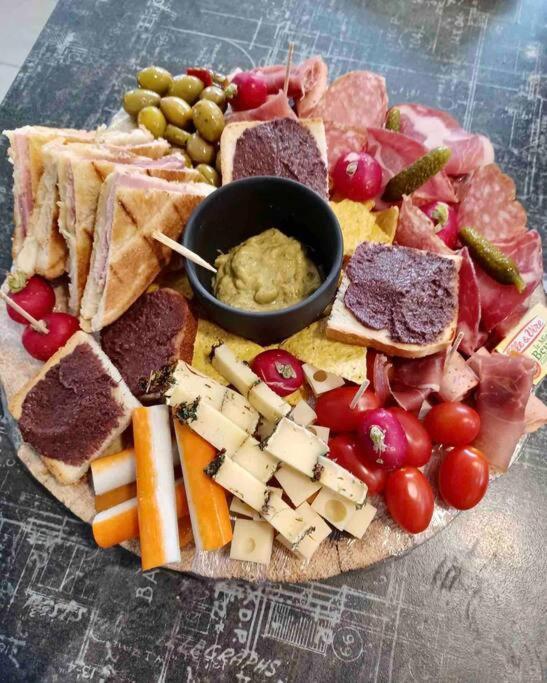 Le P'Tit Nid Des Halles Le Grand-Lemps Kültér fotó